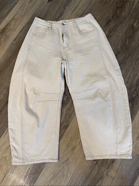High-Rise Cream Wide-Leg Jeans — Relaxed Flare